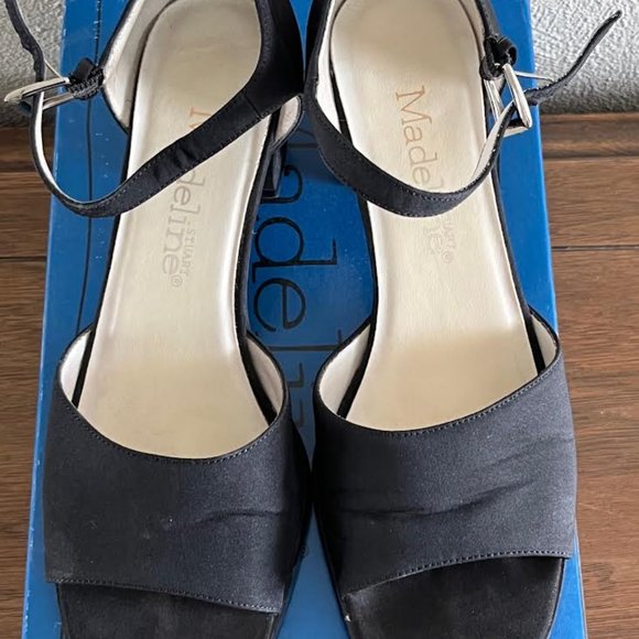 Madeline Stuart sandals, Size 6.5m, black - Picture 3 of 7